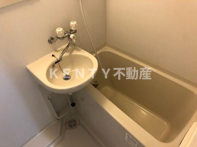 バス・シャワールーム　ゆったり過ごせるお風呂です