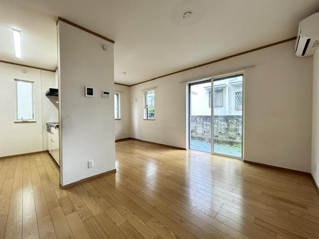 柏市十余二戸建の居間写真