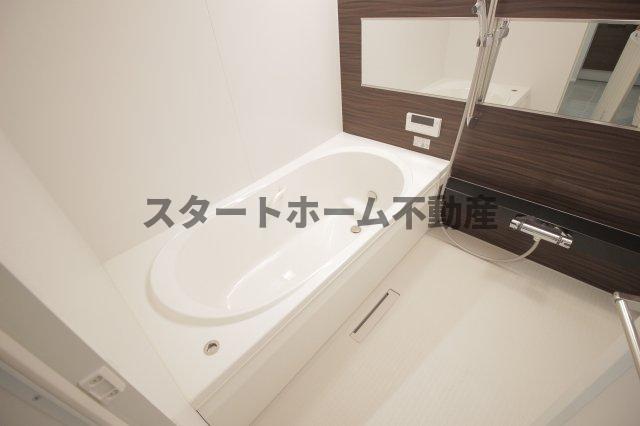 バス・シャワールーム　落ち着いた空間のお風呂です