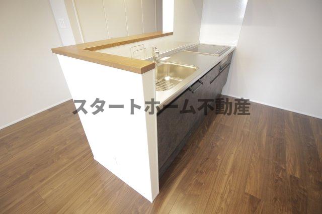 キッチン　コンパクトなキッチンで掃除もラクラク
