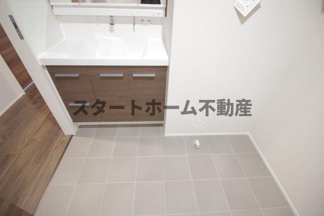 洗面設備　コンパクトで使いやすい洗面所