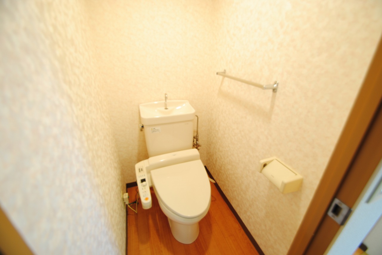 ラフィネ牛田本町のトイレ写真