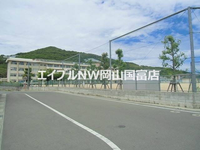 小学校　芥子山小学校（小学校）まで1098m