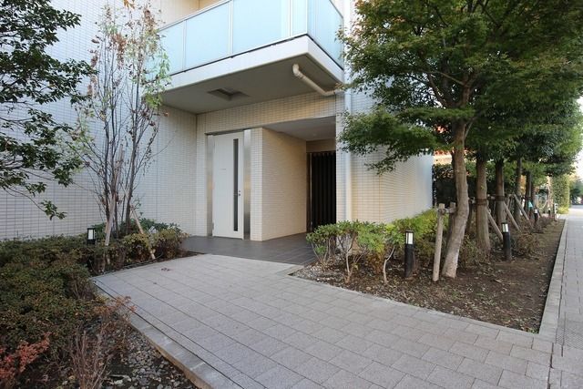 エントランス　★静かな雰囲気です★