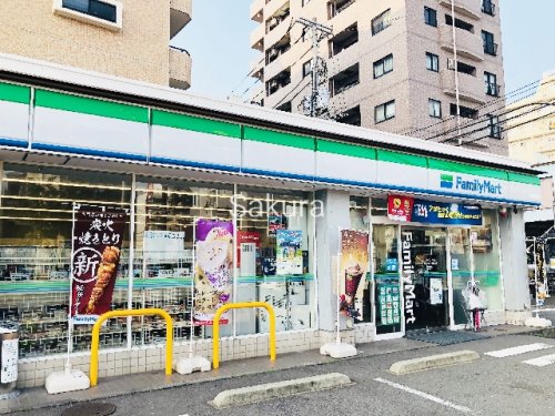 コンビニ　ファミリーマート（コンビニ）まで386m