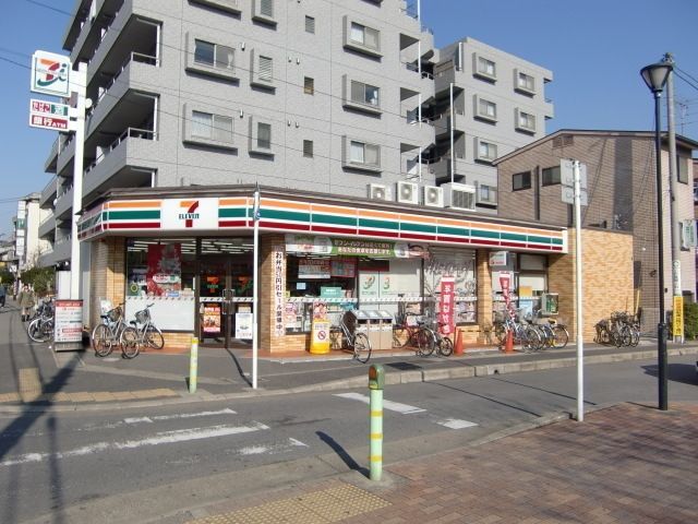 コンビニ　セブンイレブン（コンビニ）まで600m