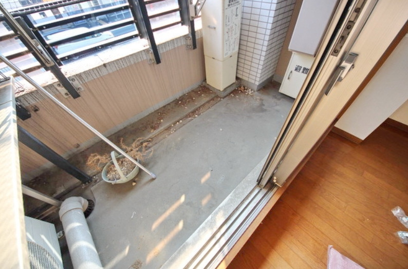 バルコニー　【駅から徒歩3分！お買い物も便利♪】住環境良好おすすめ！