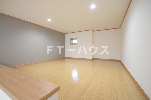 その他部屋・スペース　大型のロフト付き