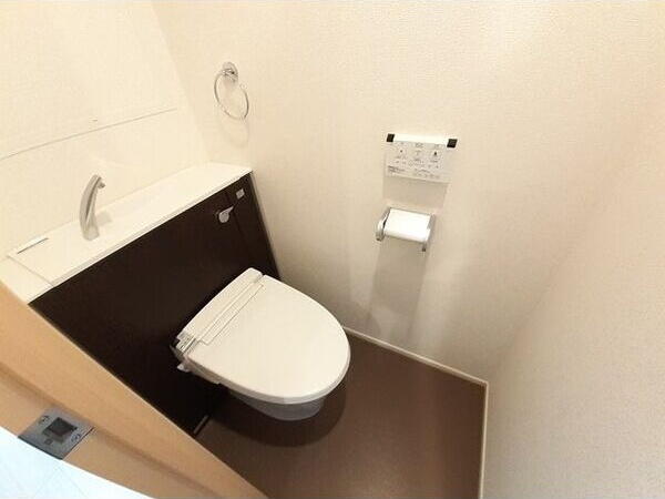 ＪＲ東海道本線 塚本駅 徒歩7分 9階建 築9年のトイレ写真