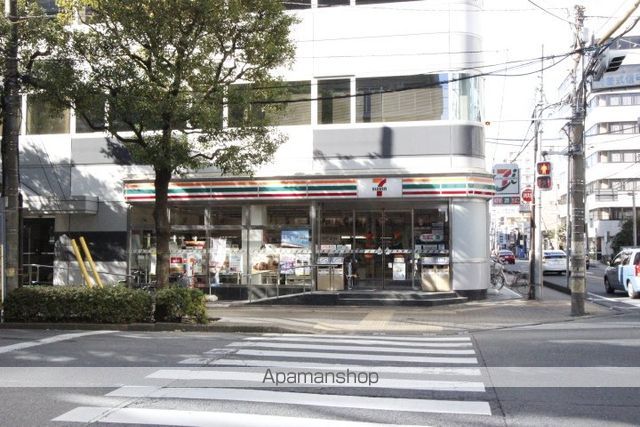 コンビニ　セブンイレブン（コンビニ）まで519m