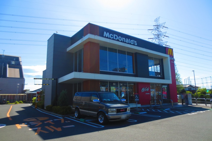 飲食店　マクドナルド（飲食店）まで609m