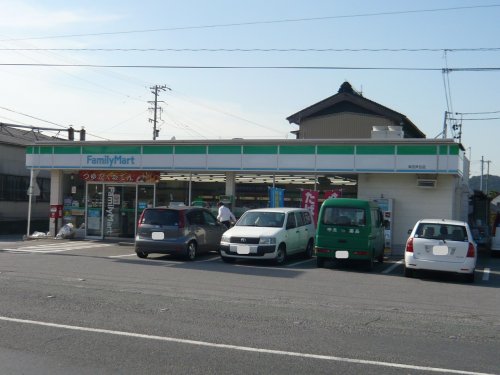 コンビニ　ファミリーマート　幸田芦谷（コンビニ）まで785m