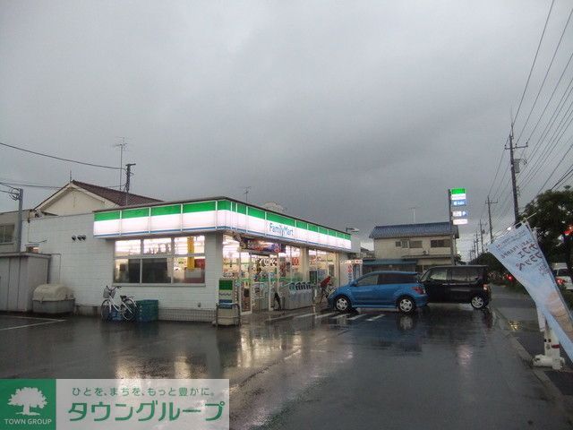 コンビニ　ファミリーマート小平回田町店（コンビニ）まで740m