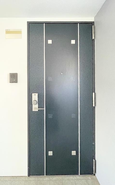 玄関　玄関外側