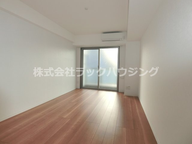 居室・リビング　反転タイプとなります。