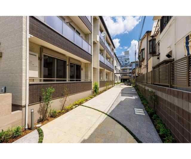 フォレストメゾン池袋の玄関写真