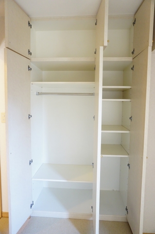 収納　●クローゼット