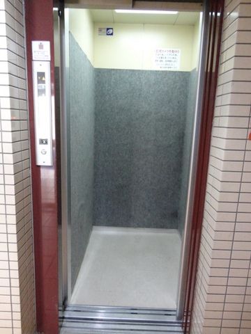 その他共有部分　エレベーターは嬉しいですね