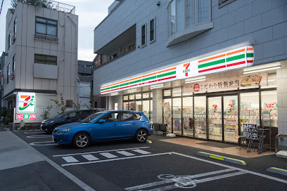 コンビニ　セブンイレブン 北区志茂2丁目店（コンビニ）まで646m