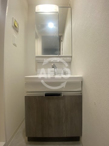洗面設備　プレサンス大国町アドロッソ　洗面化粧台