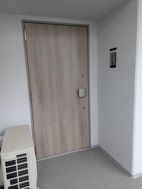 玄関　※同間取り別号室の写真です
