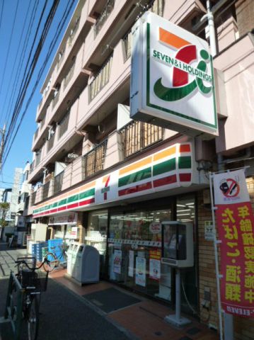 コンビニ　セブンイレブン（コンビニ）まで400m
