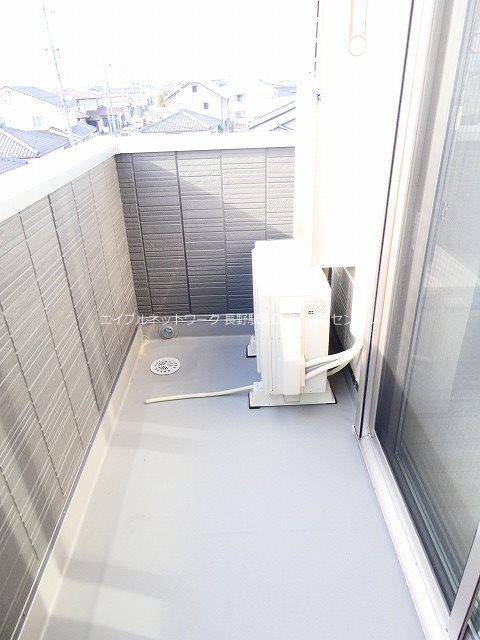 バルコニー　写真は306号室です(参考)