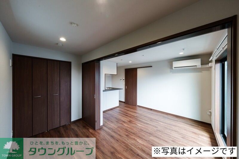 robot home 鷹の台の居間写真