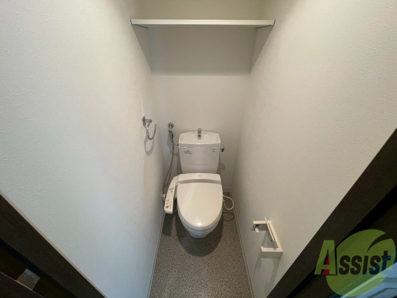 トイレ　ウォシュレット機能がついたトイレです。安心して使用できます。