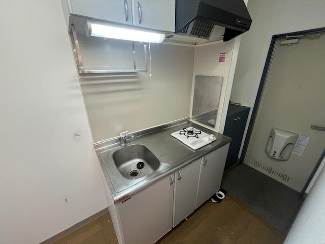 ＪＲ京浜東北線 蕨駅 徒歩8分 2階建 築24年のキッチン写真