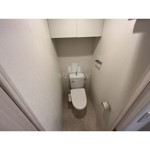 地下鉄御堂筋線 東三国駅 徒歩5分 15階建 築1年のトイレ写真