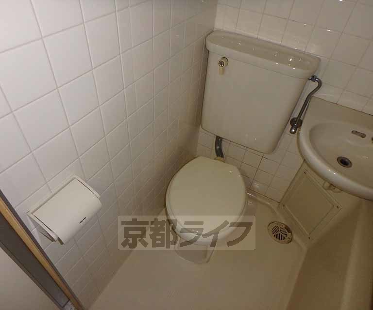 ＪＲ片町線 津田駅 徒歩9分 4階建 築37年のトイレ写真
