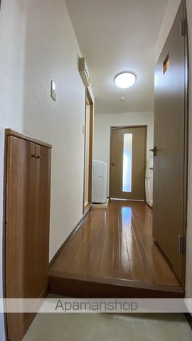 ＪＲ山陽本線 西川原駅 徒歩11分 4階建 築31年の玄関写真