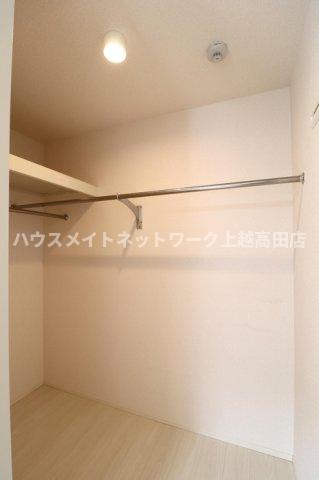 収納　ウォークインクローゼット