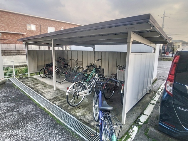 ＪＲ東海道本線 南彦根駅 徒歩17分 2階建 築33年の外観写真