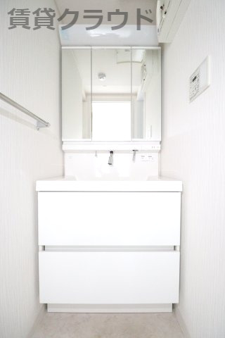 洗面設備　朝の支度はシャンプードレッサーでっ！