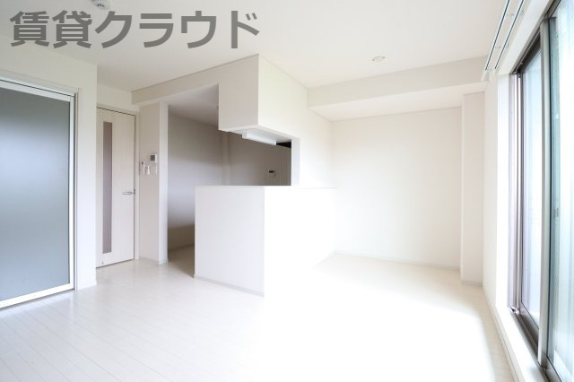 居室・リビング　こちらの居間で趣味の時間をお楽しみください