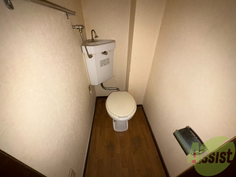 トイレ　こちらはトイレです。清潔感があり、安心して使用できます。