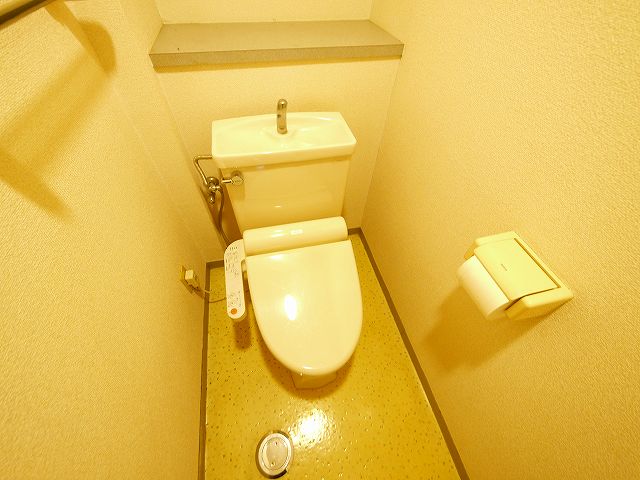 マンションポプリのトイレ写真