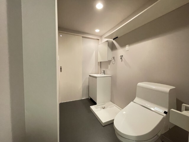 ＪＲ鹿児島本線 箱崎駅 徒歩10分 2階建 築11年のトイレ写真