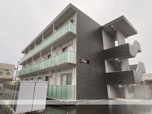 鶴岡市 3階建 築6年の外観写真