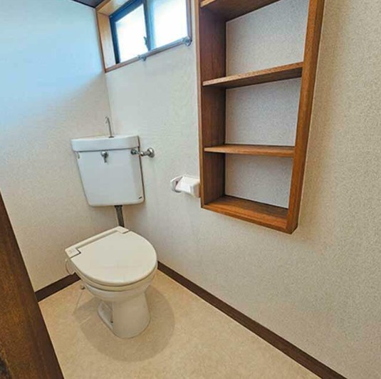 旭町貸家のトイレ写真