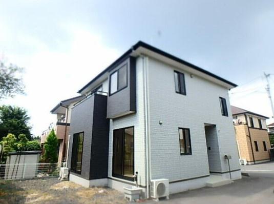 建物外観　木造２階建て