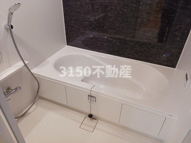 バス・シャワールーム　落ち着いた空間のお風呂です