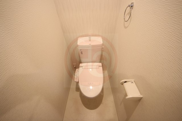 近鉄大阪線 今里駅 徒歩9分 9階建 築9年のトイレ写真