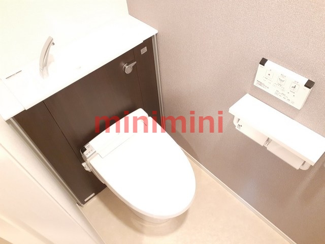 大阪モノレール本線 南摂津駅 徒歩25分 3階建 築6年のトイレ写真