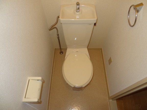 ＪＲ総武本線 都賀駅 徒歩20分 2階建 築33年のトイレ写真