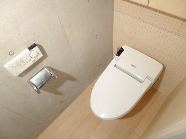 トイレ　別号室　参考写真
