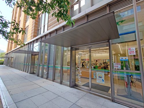 コンビニ　ファミリーマート 板橋帝京大学店（コンビニ）まで425m