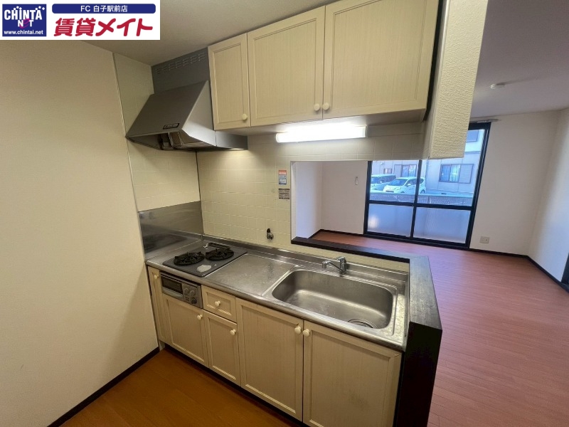 キッチン　同物件別室反転写真